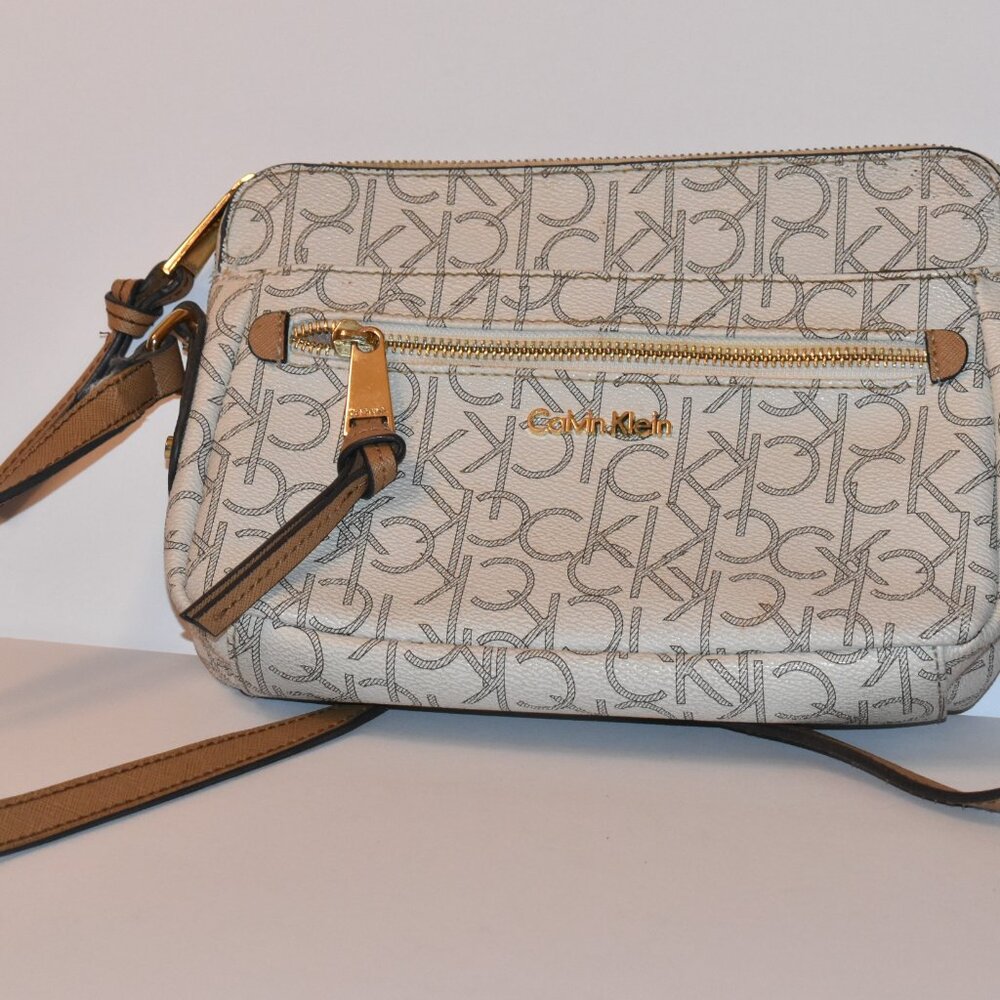 Calvin Klein signature crossbody bag - 'CK' logo